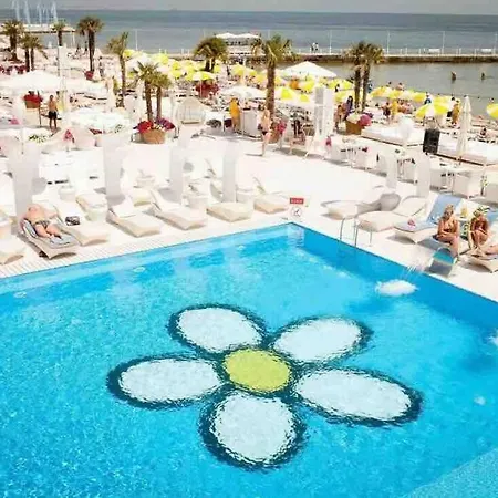 Apartment Beautiful In Arcadia With Sea View *